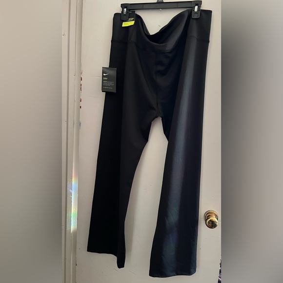 Nike Women's plus 2X Wide-Leg Black Pants - Picture 2 of 5